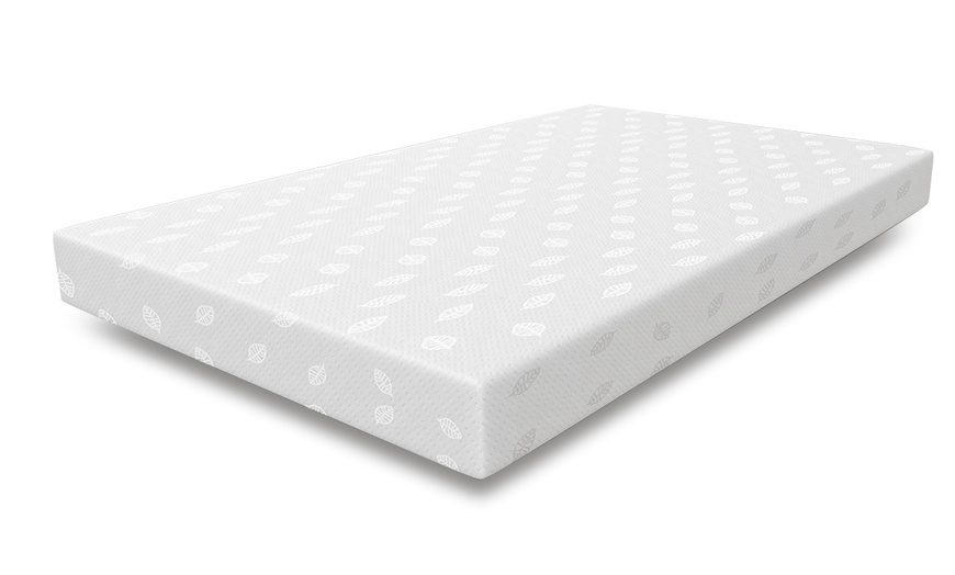 Image 3: Memory Foam Mattress with Breathable Quilted Knit Fabric 