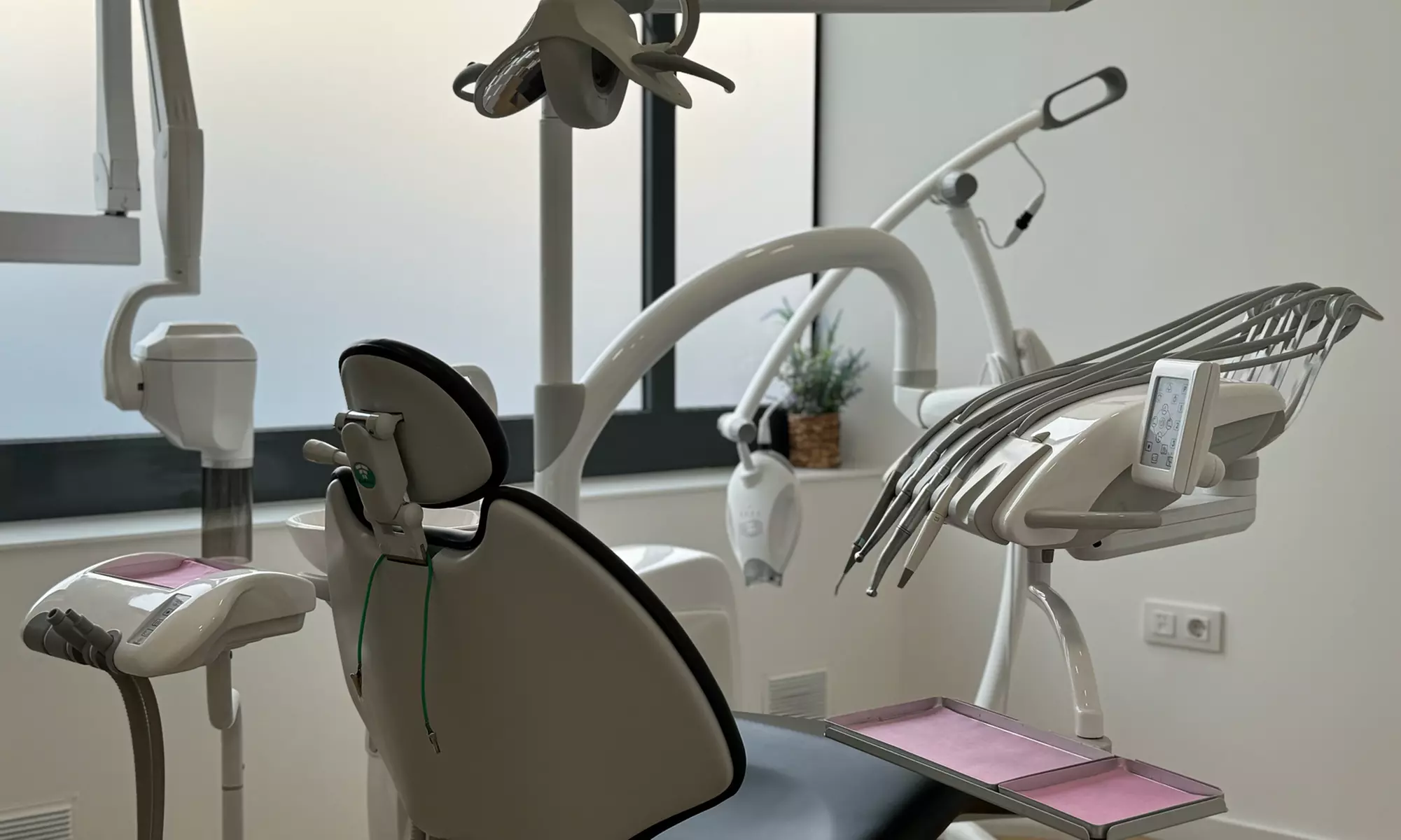 ¡Sonríe sin preocupaciones! ¡Tu sonrisa perfecta te espera!