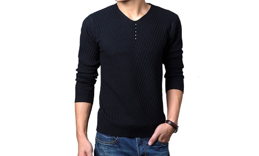 Image 2: Men's Slim Fit V-Neck Jumpers