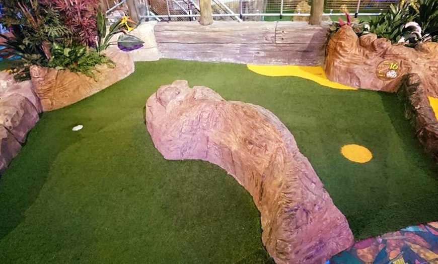 Image 11: Up to 44% Off on Golf - Indoor at Amazonia