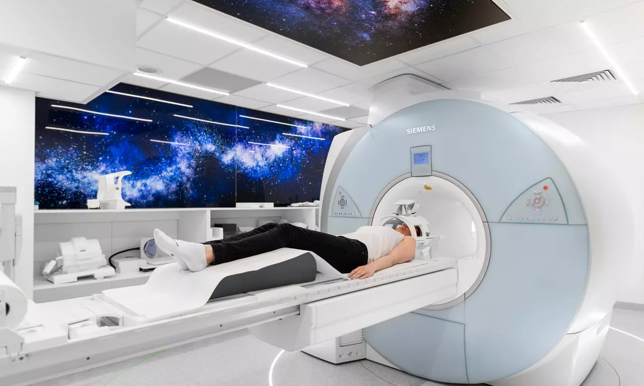 Rezonans magnetyczny wybranych partii ciała z opisem badania