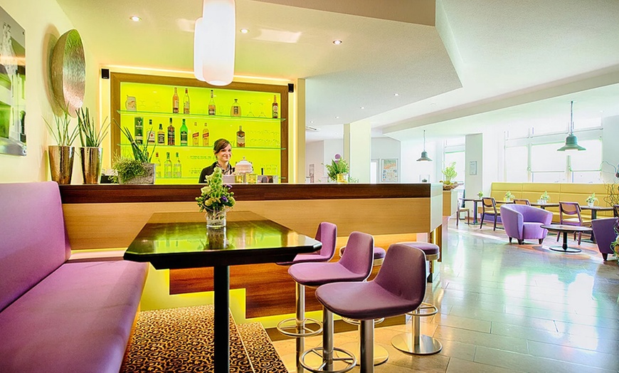 Image 3: Frühstücksbuffet inkl. 1 Glas Sekt für 2 oder 4 Personen