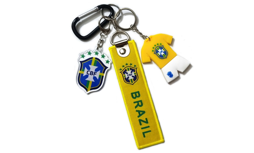 Image 3: World Cup 2022 Keychains with Coloured Badge Logos