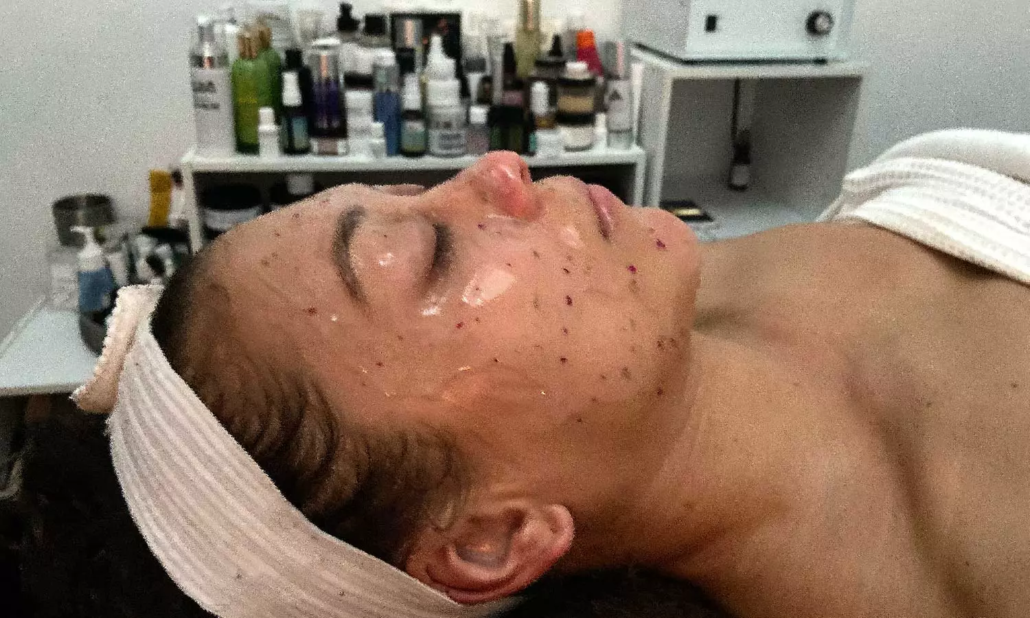 Enjoy up to 63% off with Enid Wellness on a Custom Facial or Herbal Infusion Treatment plus more - Primary Image