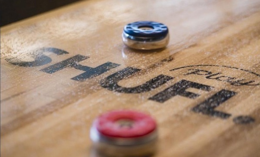 Image 2: 1 Std. Shuffleboard optional mit Nagelspiel / 2 Pizzen für bis zu 8 P.