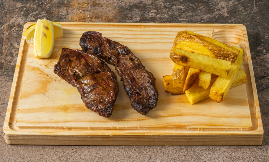 Image 9: Menú argentino para 2 personas con entrante, postre y bebida