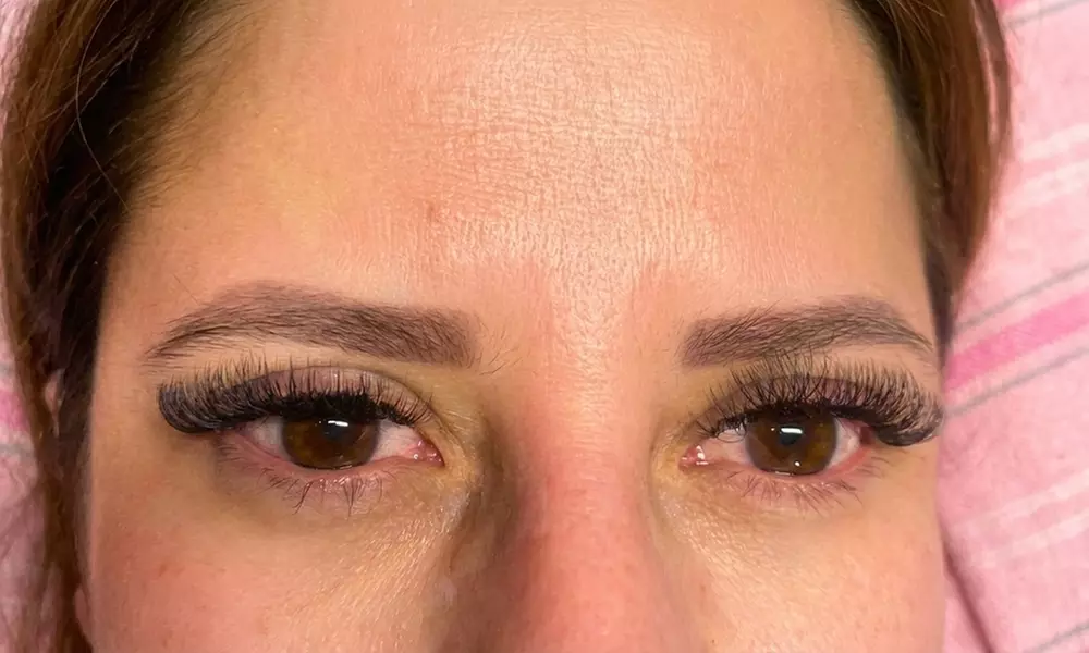 Classic Extensions or 3D or 6D Lash Extensions w/ Optional 2 Week Fill