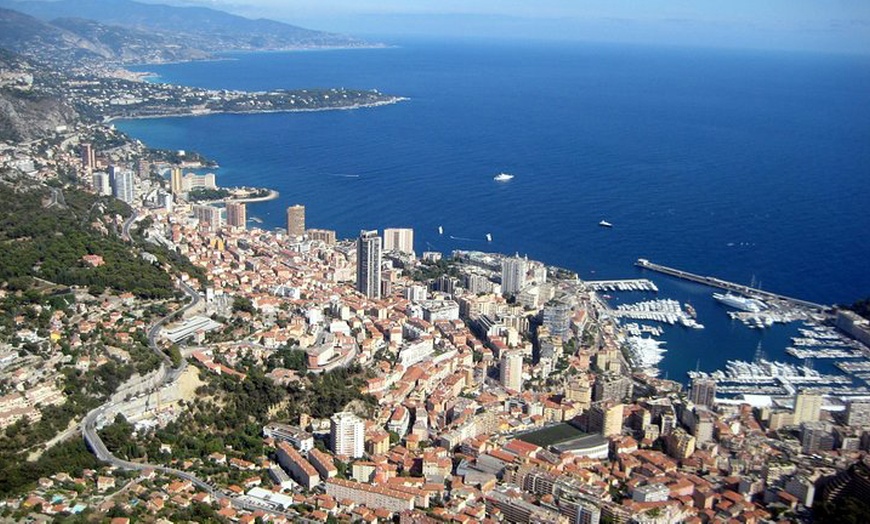 Image 13: Baptême ou vol panoramique en hélicoptère avec Héli Air Monaco