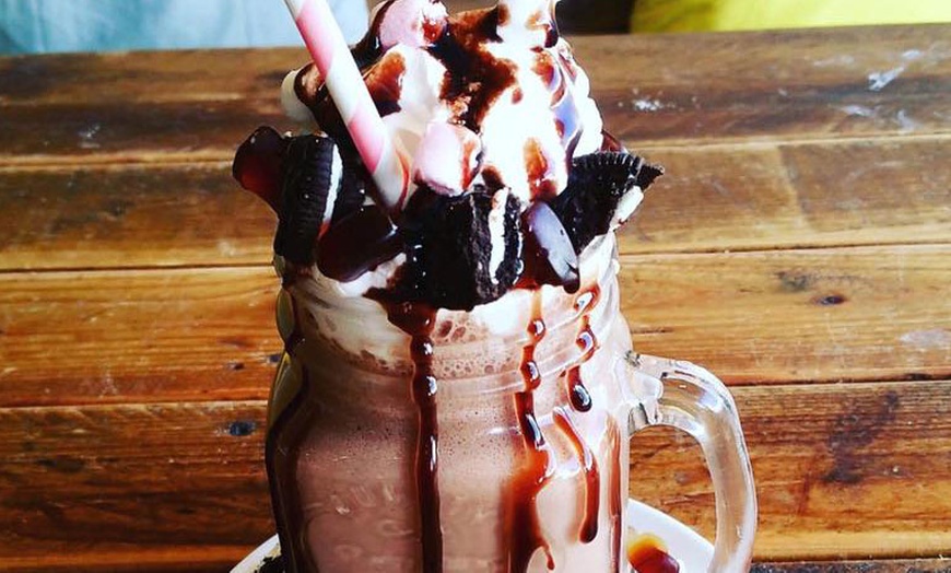 Image 4: Two Freakshakes