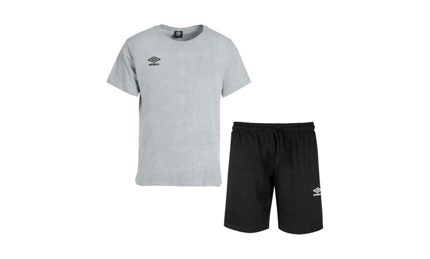 Image 10: Completo da uomo con maglietta e pantaloncini Umbro