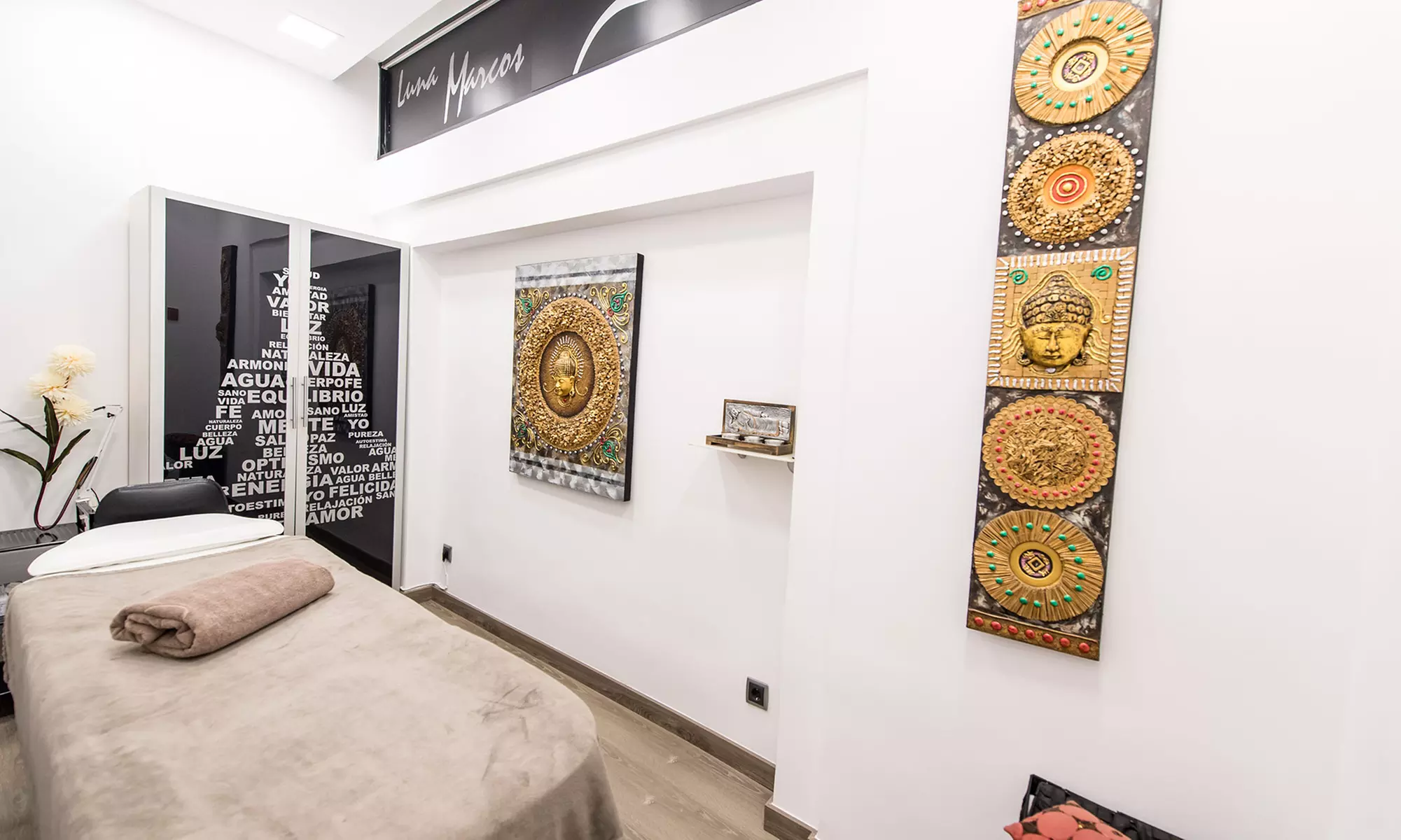 Peluquería con lavado, corte, tinte y/o mechas sunshine y tratamiento