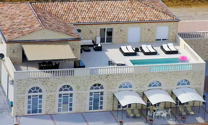 Languedoc : 1 ou 2 nuits avec pdj, option spa, cave, bien-être & tapas