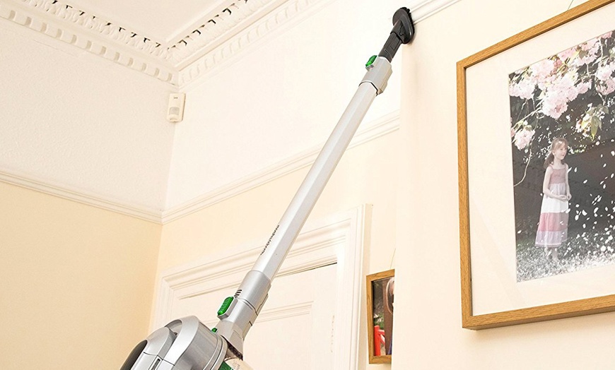 Image 7: Morphy Richards Cordless Vacuum