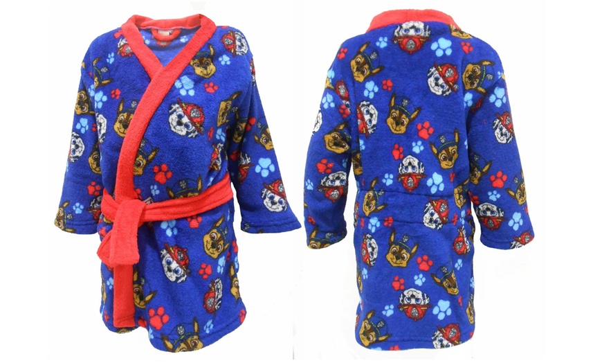 Image 2: Kids' Character-Themed Bathrobes