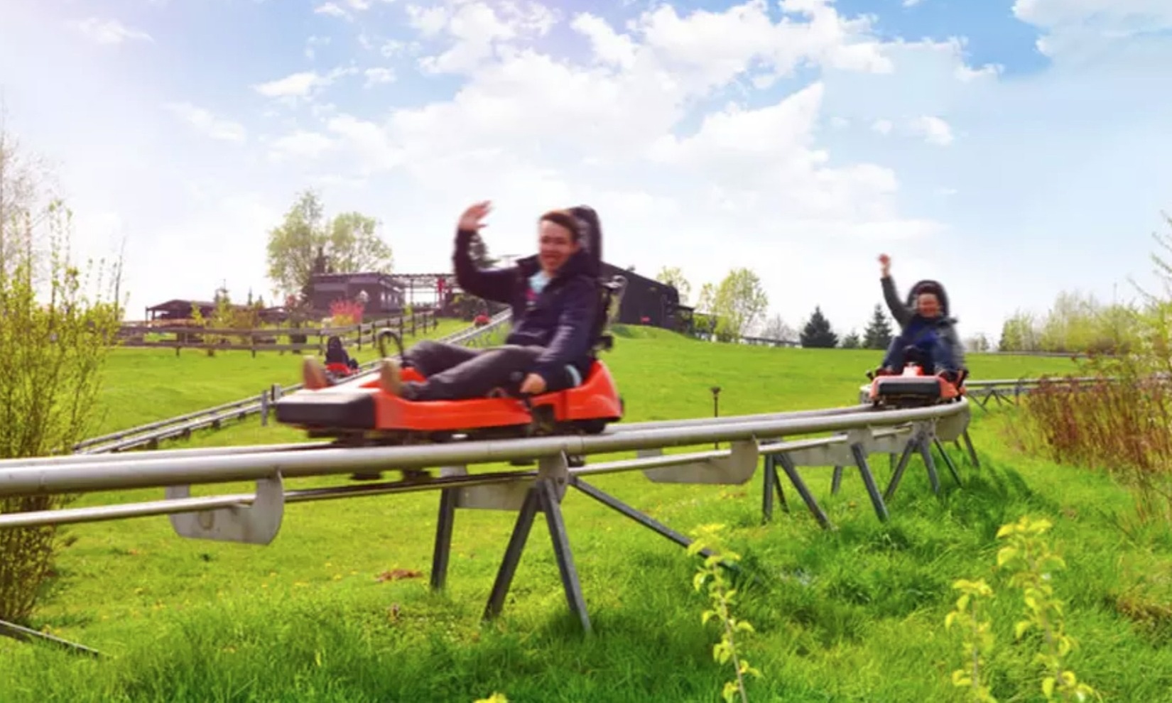 Rodelspaß pur: 5 oder 6 Rodelfahrten, opt. mit 2 Std. Minigolf