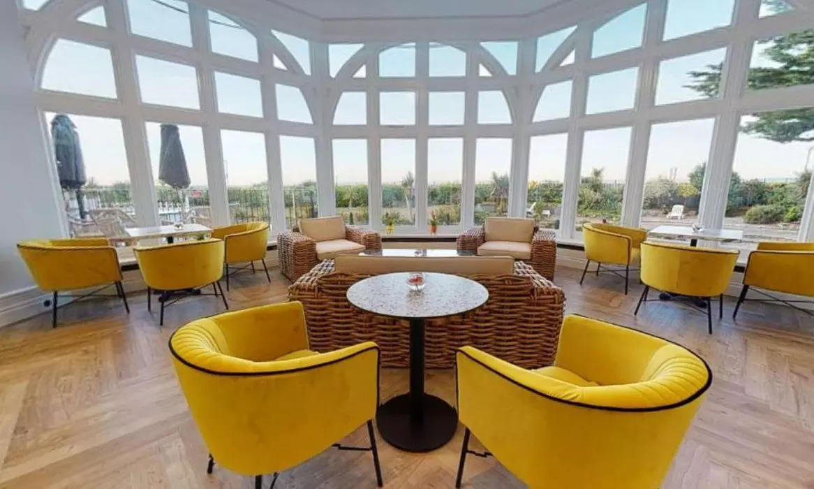 Bournemouth: Standard Double Room with Breakfast