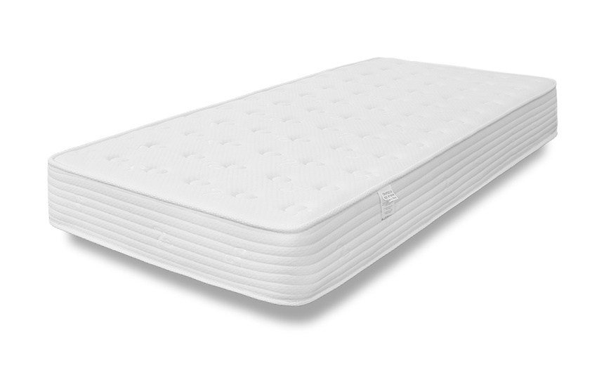 Image 5: Memory Foam Pocket Sprung Mattress 