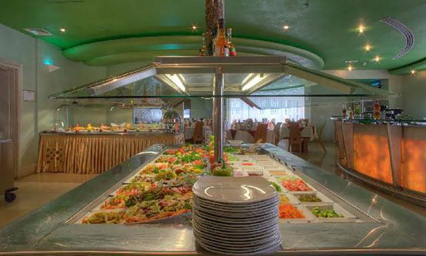 Image 4: 4* Iftar Buffet w/ Bottomless Ramadan Beverages & Abu Dhabi Views