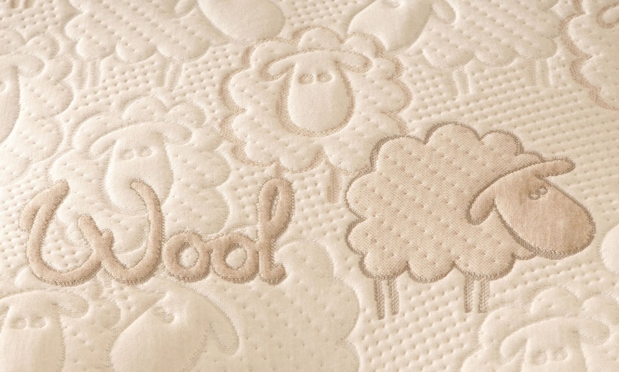 Image 5: Memory Foam and Wool Pocket Sprung Mattress