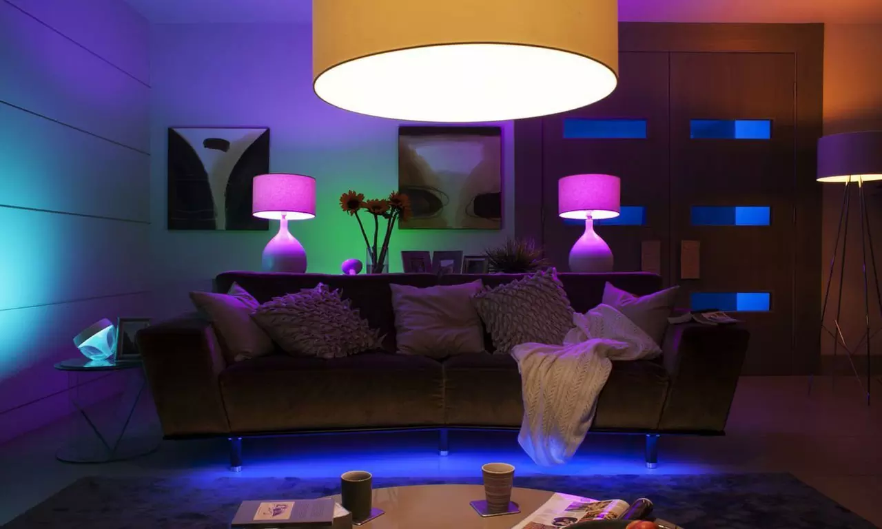 Phillips Hue Gen 1 White and Color Changing Starter Kit, 3 Bulbs and Bridge (Manufacturer Refurbished) - Second Medium