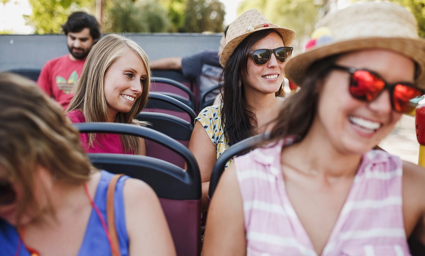 Image 5: Ticket de 24 horas para bus turístico por Sevilla para 1 niño o adulto