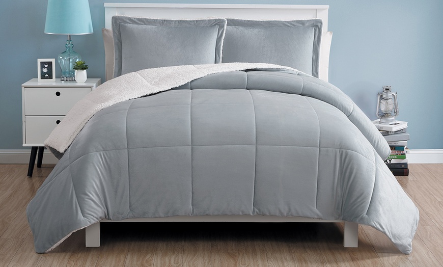 Image 4: Micromink and Sherpa Reversible Comforter Set (2- or 3-Piece)