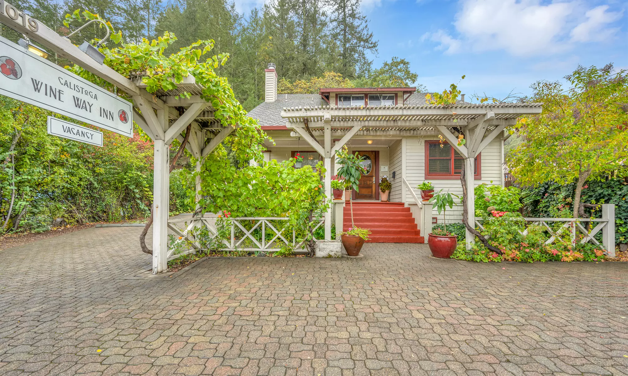 Stay at Calistoga Wine Way Inn in Napa Valley, CA - Primary Image