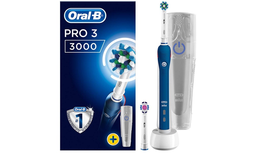 Image 1: Oral-B Pro 3000 Toothbrush