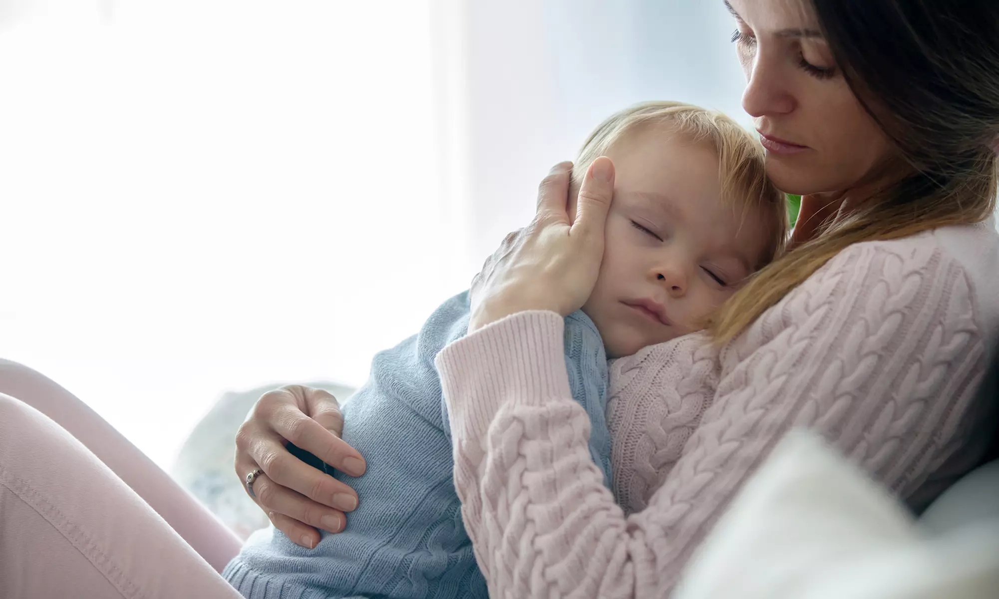 Soin Rebozo post-partum ou bain enveloppé du nouveau-né