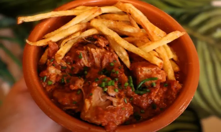 Menú tradicional y auténtico para 2 o 4 personas con opción a vino