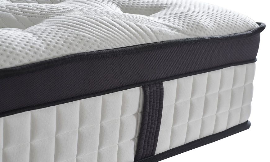 Image 2: Matelas Fairmont 25 cm à mémoire de forme et ressorts ensachés