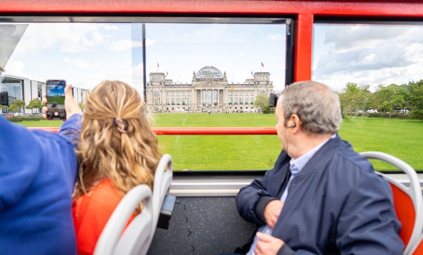 Image 12: Berlin: Hop-on Hop-off Bustour 