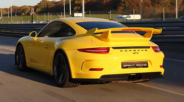 Offrez une montée d'adrénaline en voiture de sport sur Cadeau Pilotage