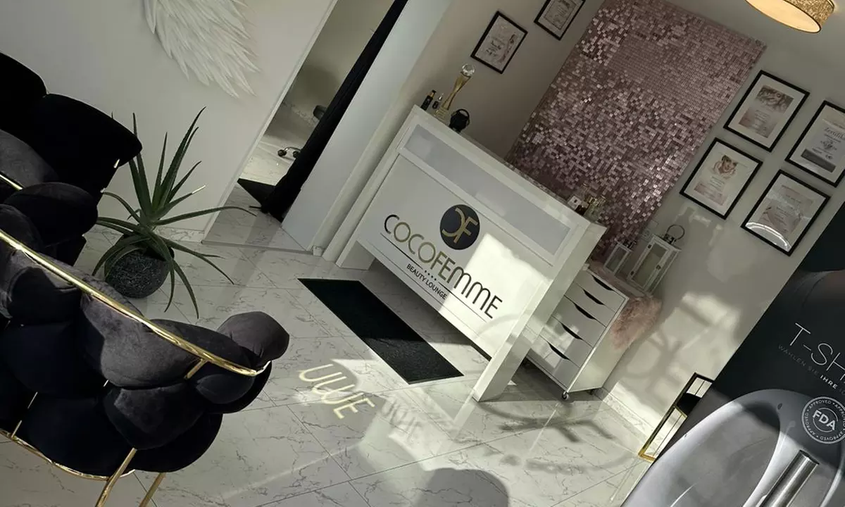 90 Min. Aqua-Facial & kosmetisches Microneedling für 1 Person