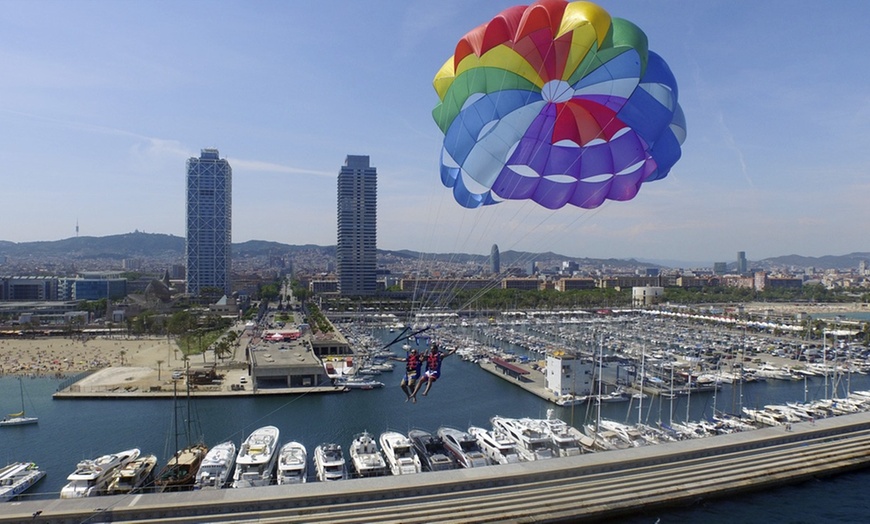 Image 2: Parasailing para 1, 2 o 4