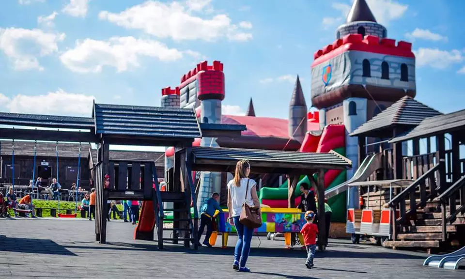 Bilet do 4 parków rozrywki dla 1-7 osób w Parku Ogrodzieniec (do -16%) - Primary Image