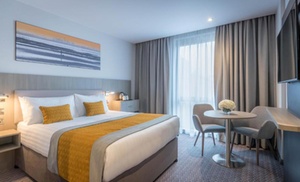 Manchester: 4* Deluxe or Executive Room with Breakfast