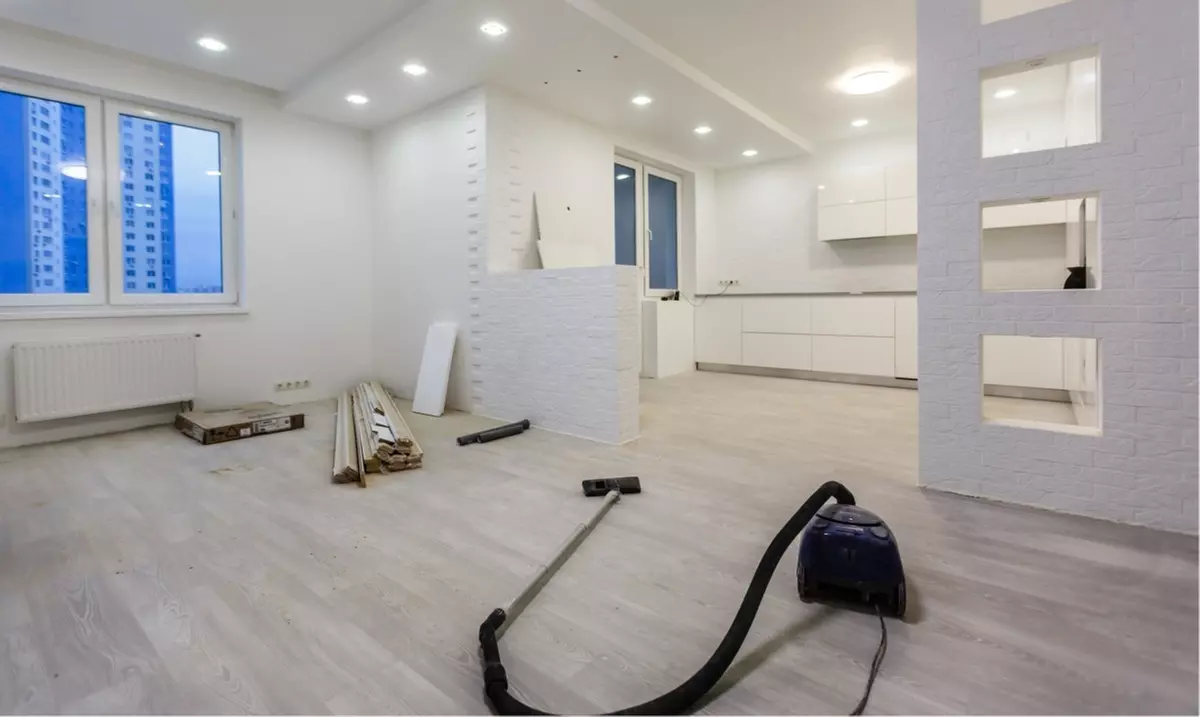 Experience E Z Clean's deep clean options, including post-renovation services, with interior window cleaning for up to 57% off