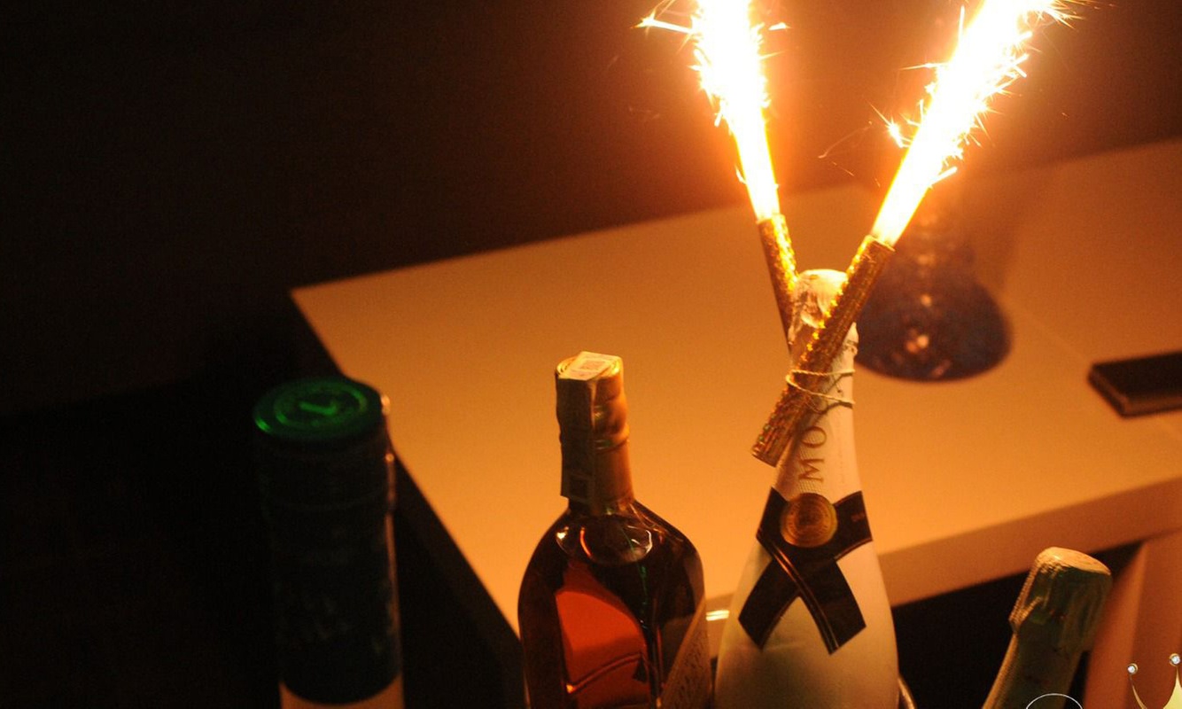 Shisha sin tabaco con cócteles o copas para 2 o 4 en Amadas Lounge