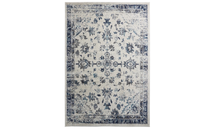 Image 34: Traditional Chelsea Rug