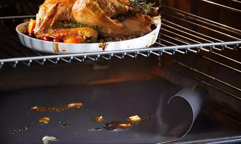 Confezione da quattro tappetini per forno; antiaderenti, riutilizzabili, privi di PFOA - Primary Image