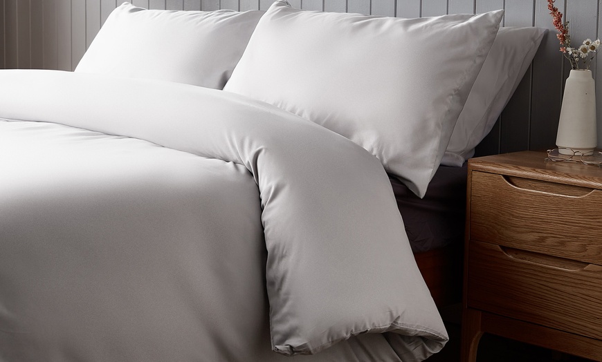 Image 27: Silentnight Supersoft Duvet Set