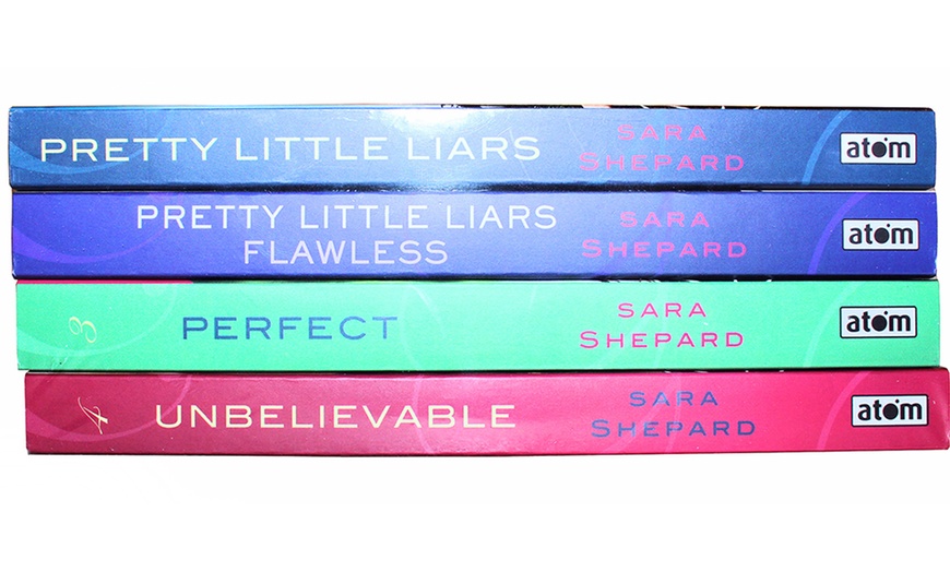 Image 8: Pretty Little Liars Books Set