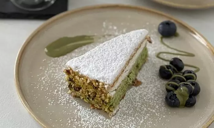 Kolbörek oder klassischer Frühstücksteller für 1 oder 2 Personen