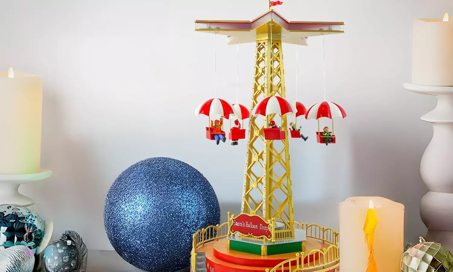 Weihnachtliche Szene mit Musik und Beleuchtung