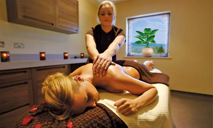 West Yorkshire: Standard Room with Breakfast