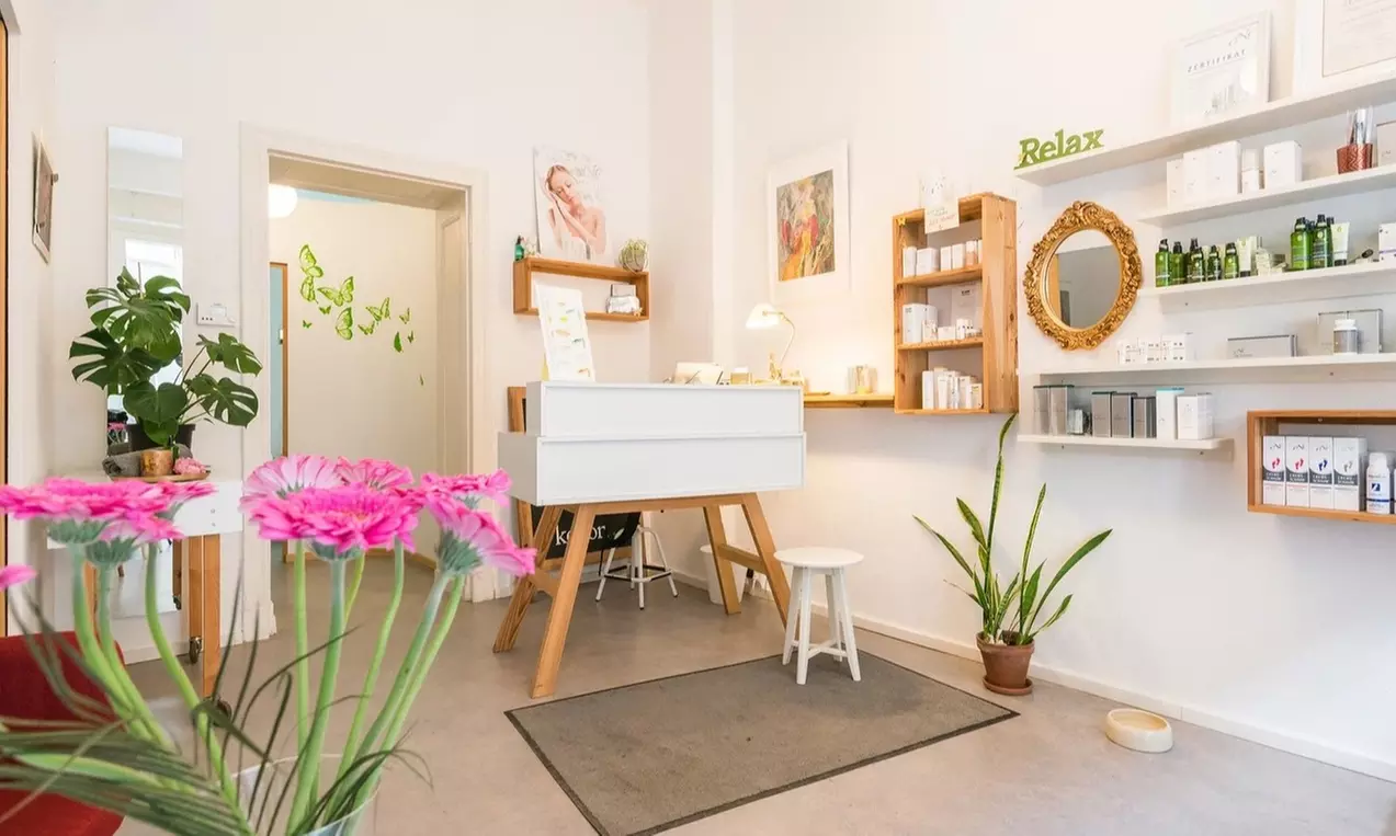 Wimpernverlängerung mit der 1:1 Technik für natürliche Schönheit