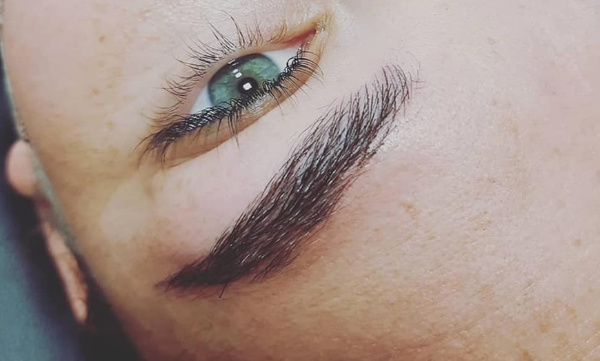 Image 5: Microblading de cejas pelo a pelo