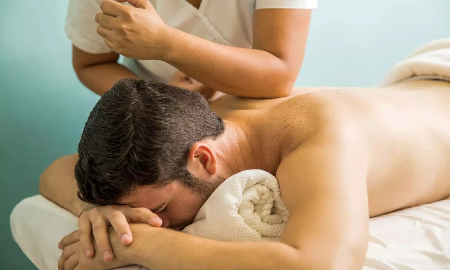 Masaje relajante, deportivo o descontracturante para 1 persona