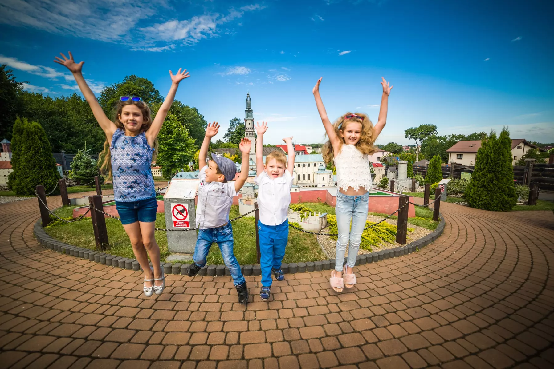 Odkrywaj i baw się bez ograniczeń: bilety do Parku Ogrodzieniec